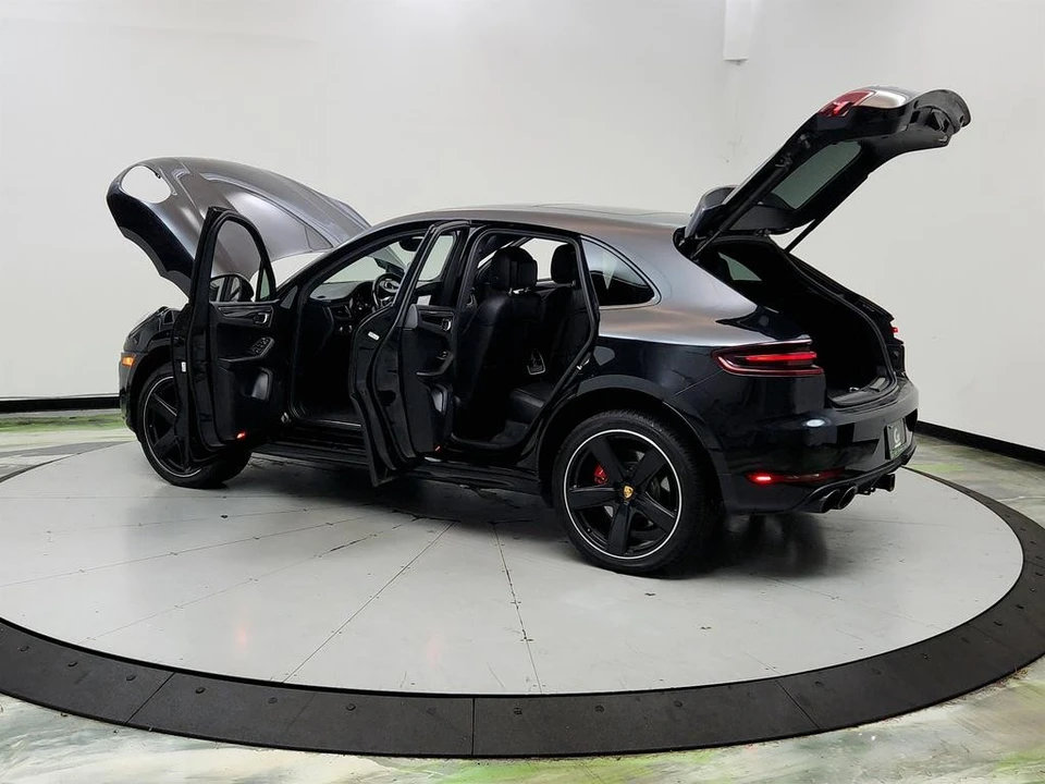 2017 Porsche Macan Turbo - Image 12 of 31