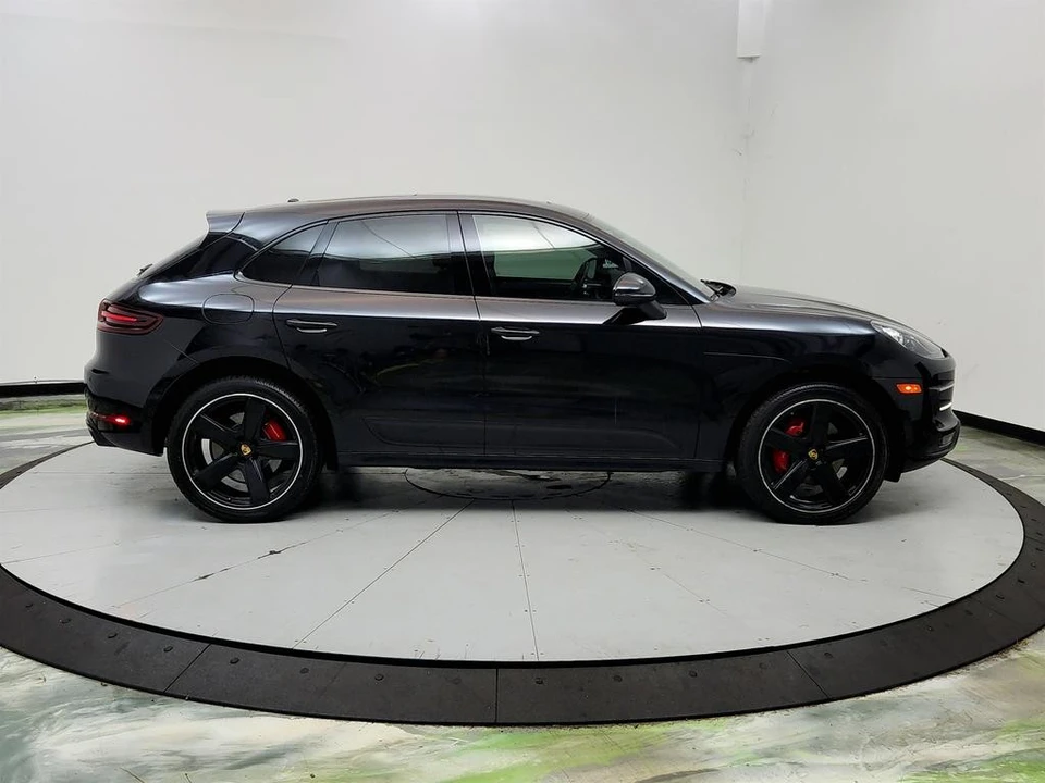 2017 Porsche Macan Turbo - Image 4 of 31