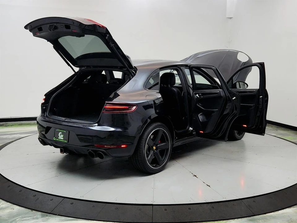 2017 Porsche Macan Turbo - Image 11 of 31