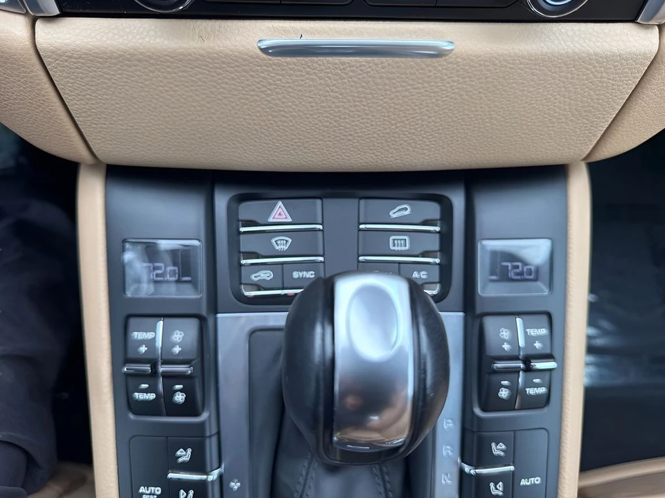 2017 Porsche Macan Turbo - Image 22 of 31