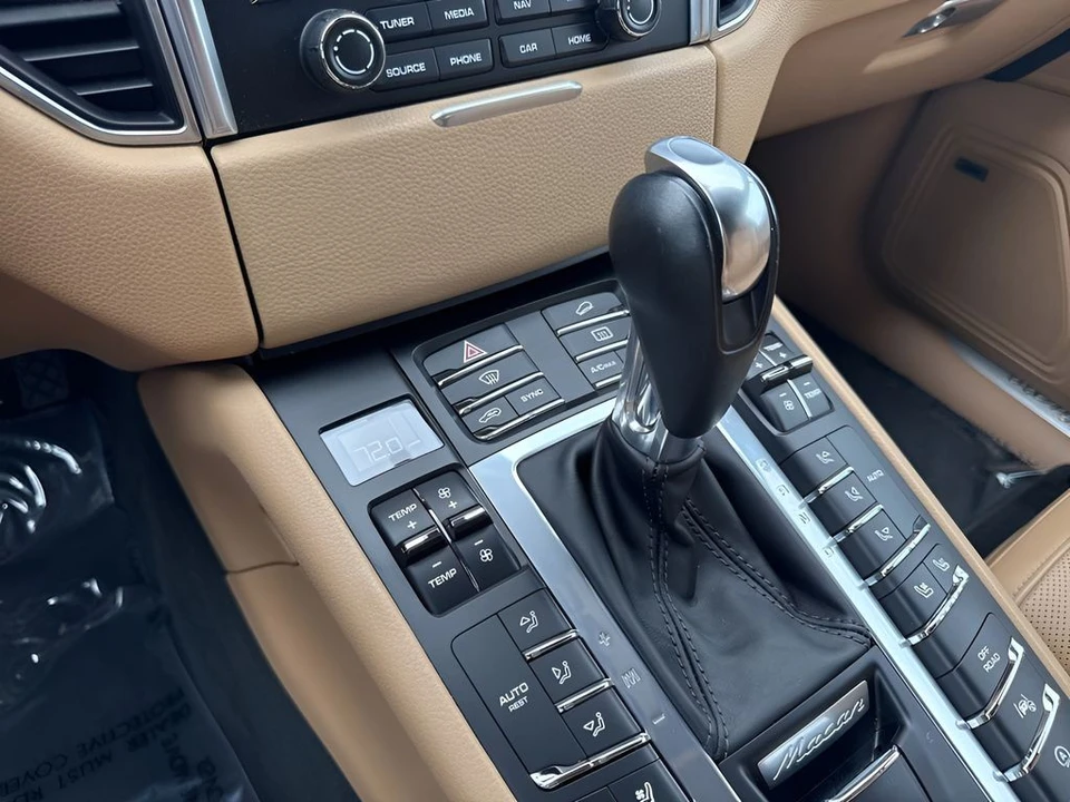 2017 Porsche Macan Turbo - Image 20 of 31