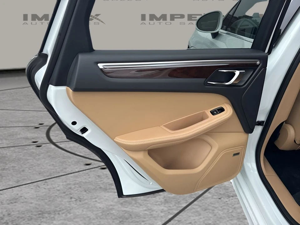 2017 Porsche Macan Turbo - Image 31 of 31
