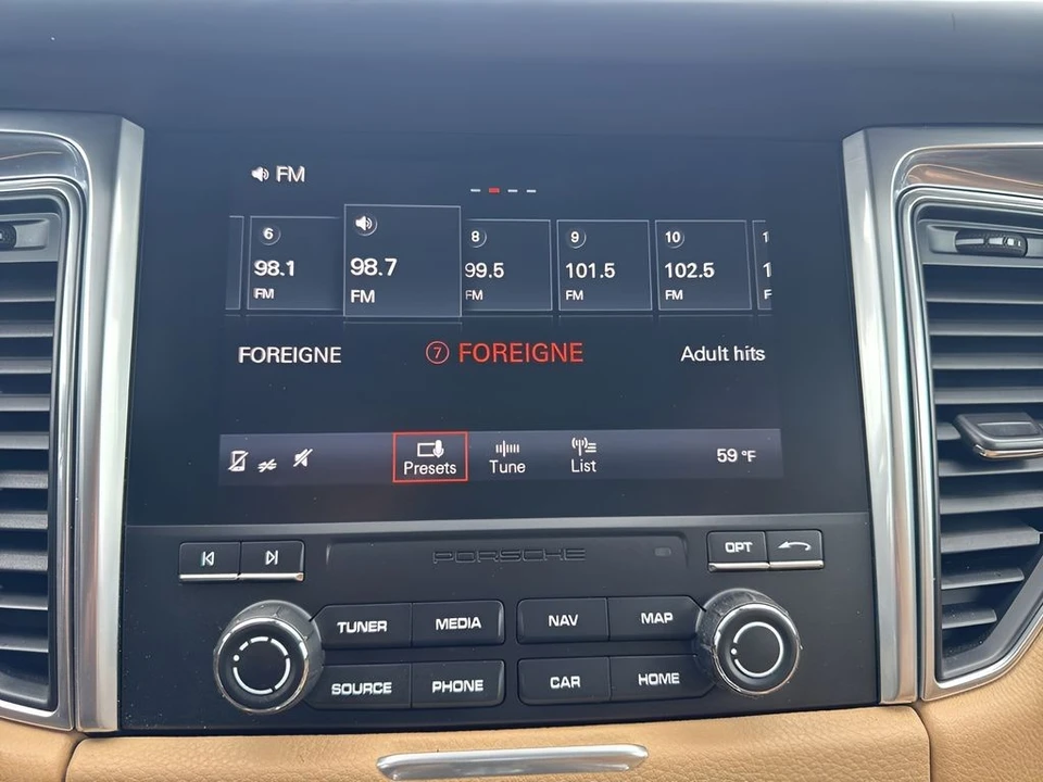 2017 Porsche Macan Turbo - Image 21 of 31