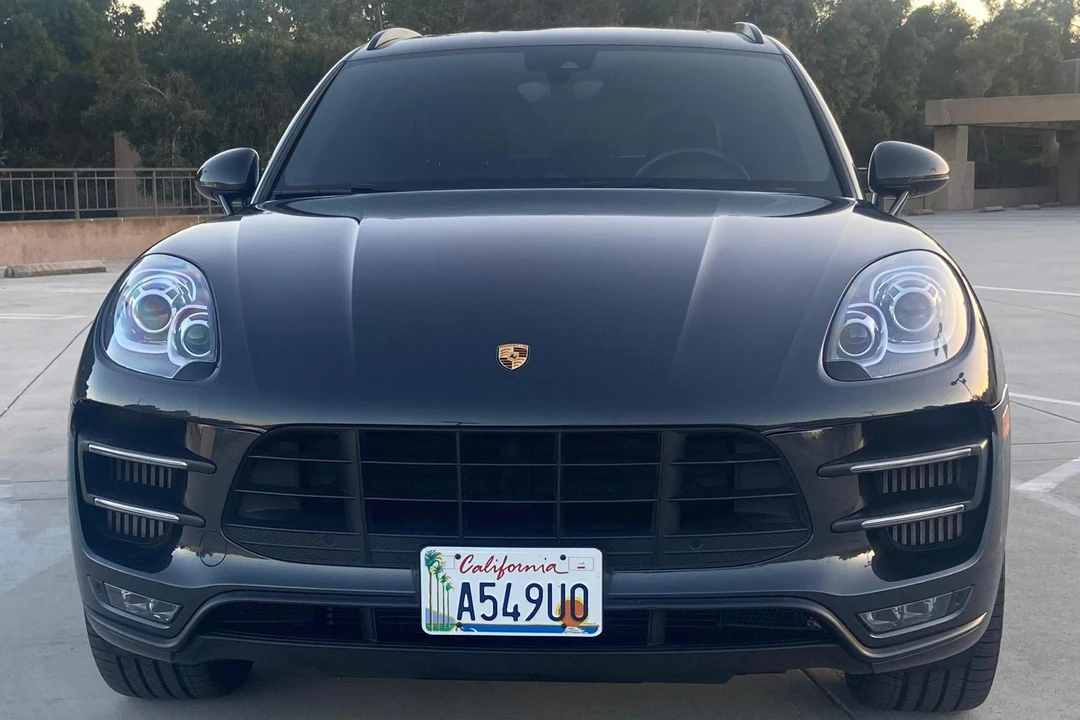 2017 Porsche Macan Turbo - Image 2 of 31