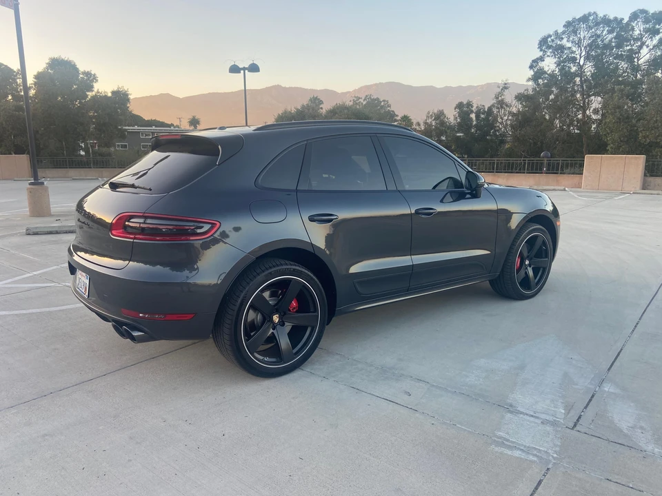 2017 Porsche Macan Turbo - Image 15 of 31