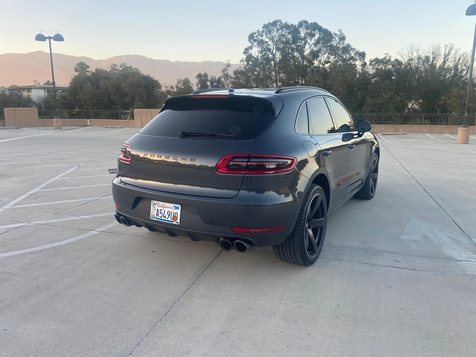 2017 Porsche Macan Turbo - Image 13 of 31