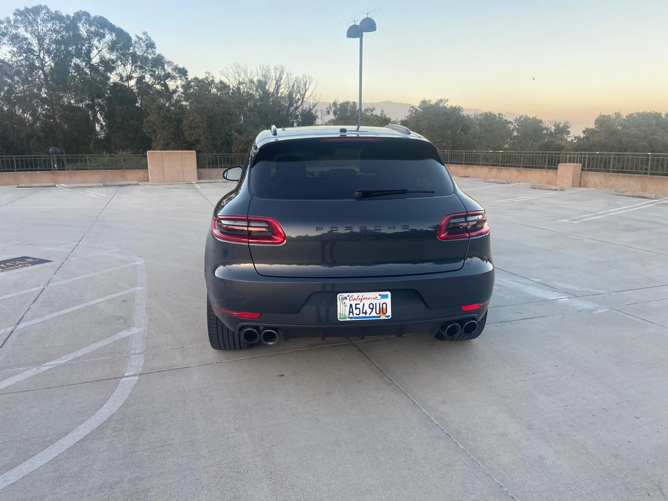 2017 Porsche Macan Turbo - Image 12 of 31