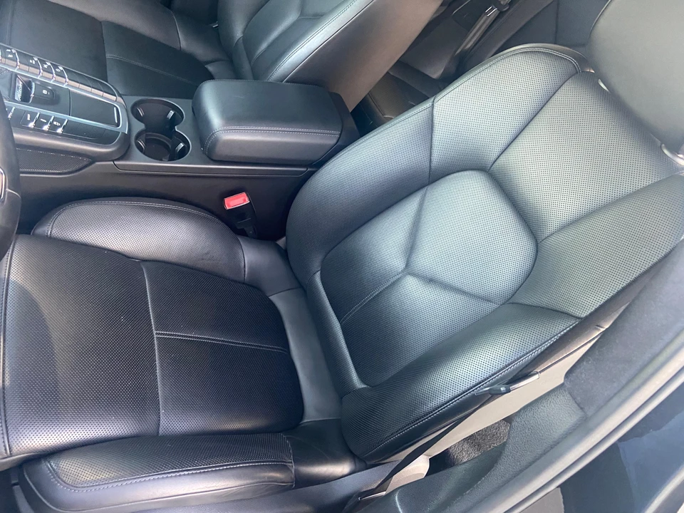 2017 Porsche Macan Turbo - Image 30 of 31