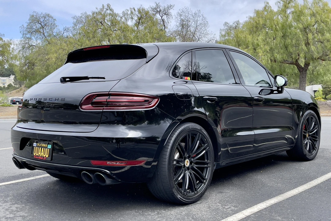 2017 Porsche Macan Turbo - Image 4 of 10