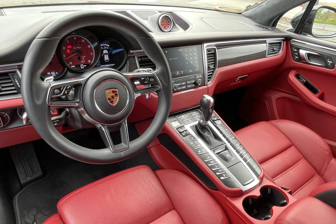2017 Porsche Macan Turbo - Image 8 of 10