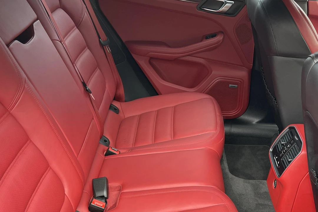 2017 Porsche Macan Turbo - Image 10 of 10