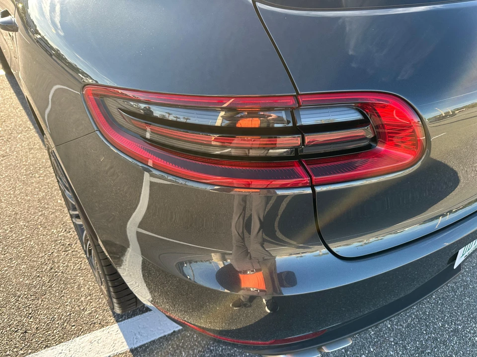 2017 Porsche Macan Turbo - Image 12 of 31