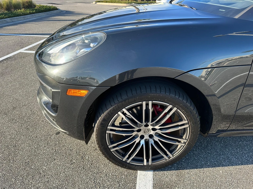 2017 Porsche Macan Turbo - Image 16 of 31