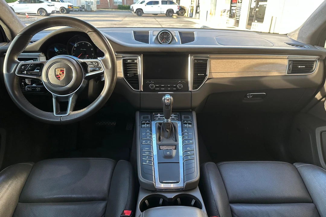 2017 Porsche Macan Turbo - Image 20 of 31