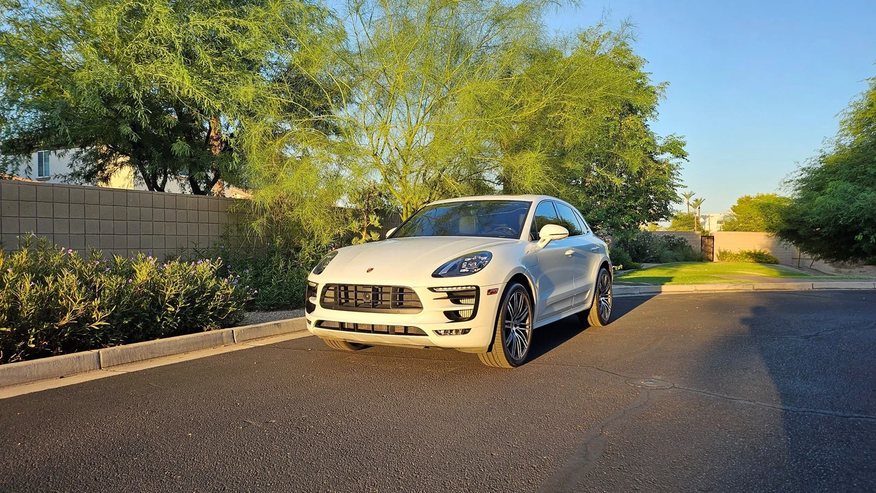 2017 Porsche Macan Turbo - Image 2 of 22