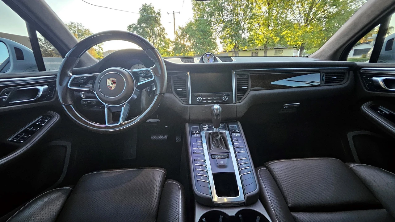 2017 Porsche Macan Turbo - Image 10 of 22