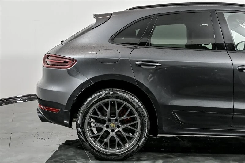 2017 Porsche Macan Turbo - Image 12 of 31