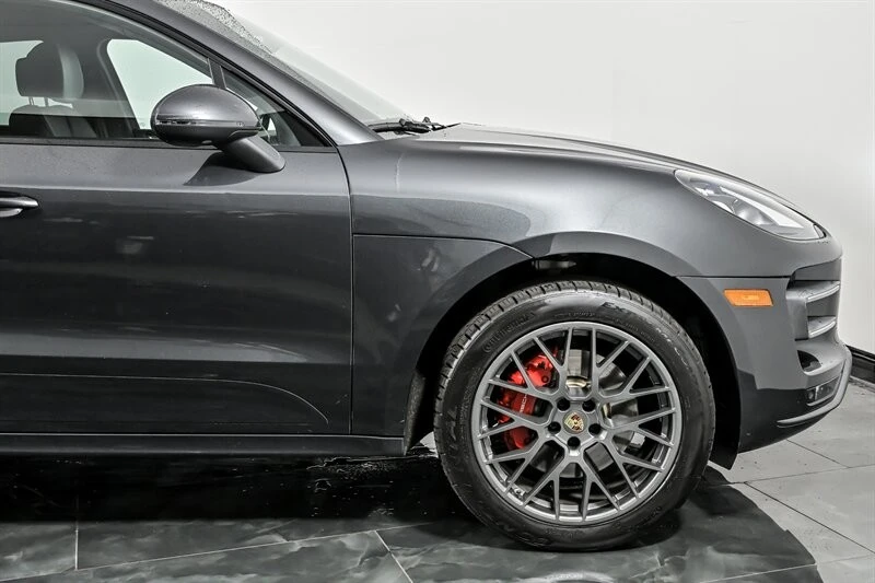 2017 Porsche Macan Turbo - Image 14 of 31