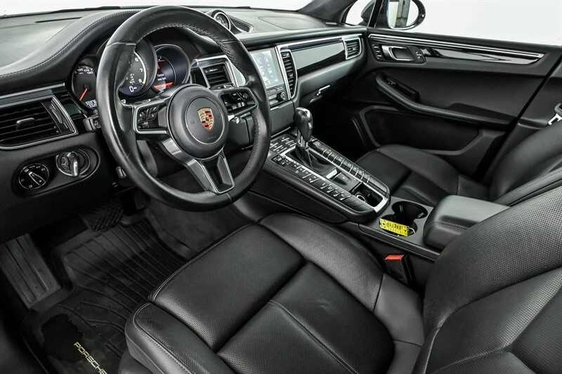 2017 Porsche Macan Turbo - Image 20 of 31