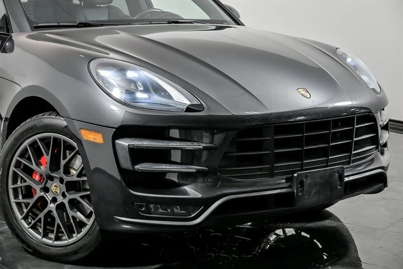 2017 Porsche Macan Turbo - Image 2 of 31