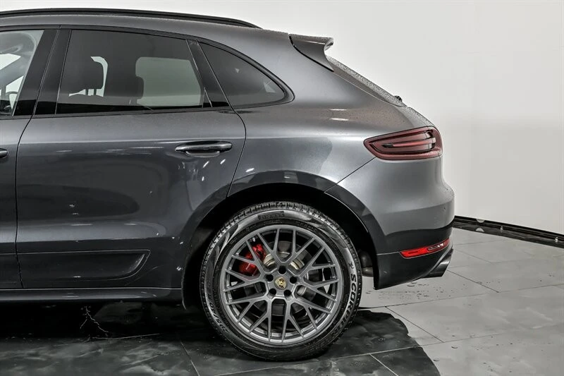 2017 Porsche Macan Turbo - Image 8 of 31