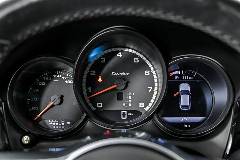 2017 Porsche Macan Turbo - Image 27 of 31