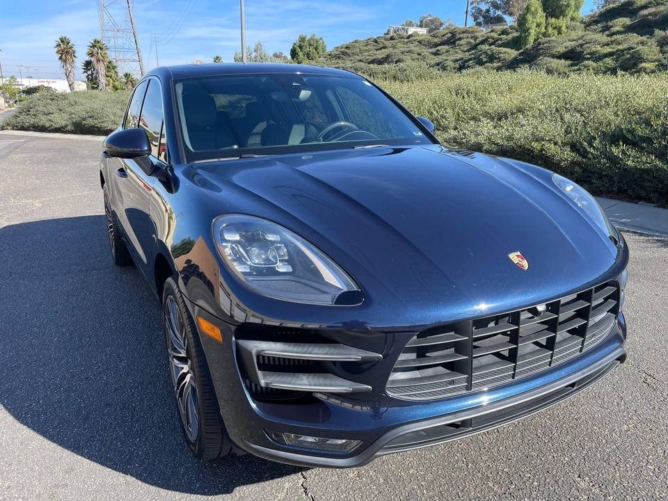 2017 Porsche Macan Turbo - Image 18 of 31