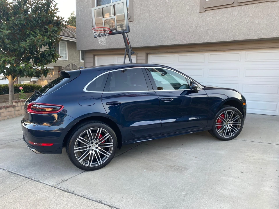2017 Porsche Macan Turbo - Image 11 of 31