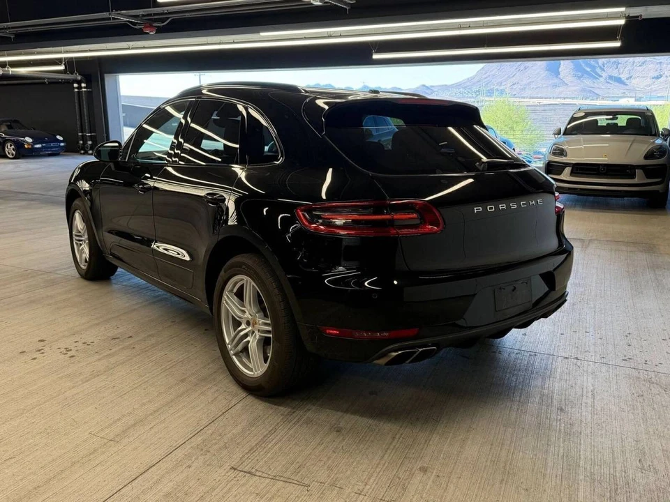 2017 Porsche Macan Turbo - Image 3 of 5