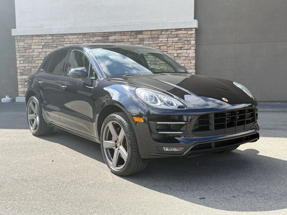 2017 Porsche Macan Turbo - Image 4 of 31