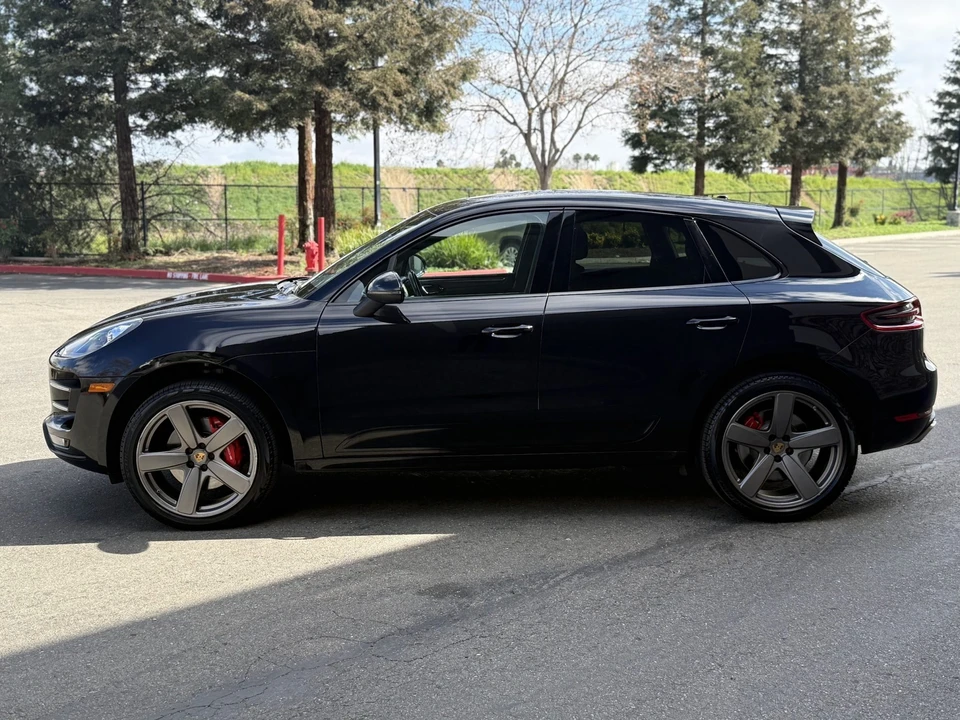 2017 Porsche Macan Turbo - Image 10 of 31