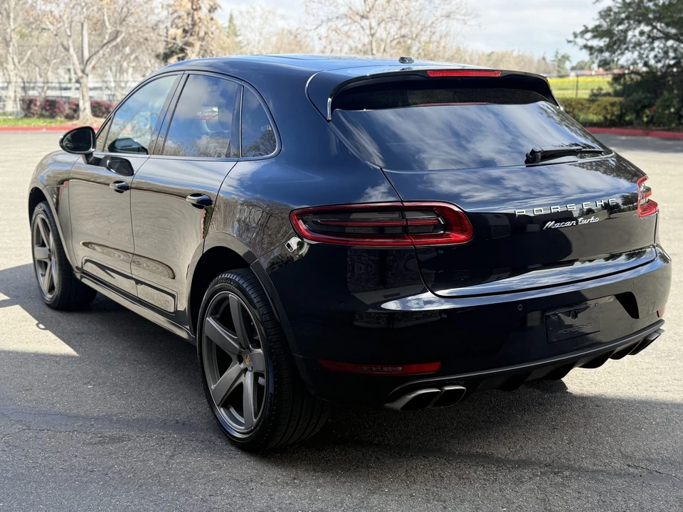 2017 Porsche Macan Turbo - Image 9 of 31