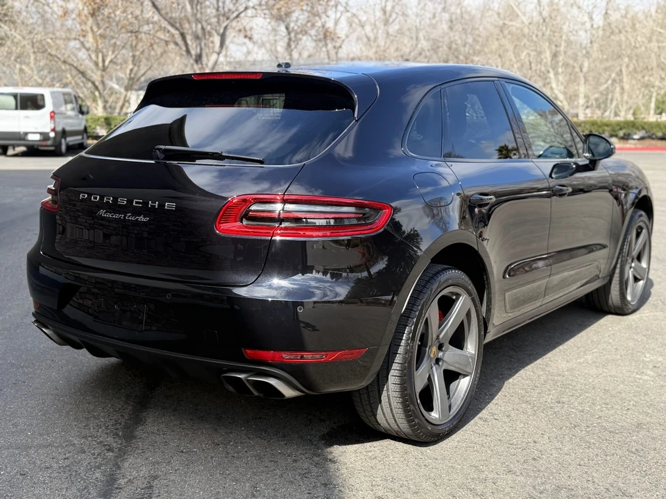 2017 Porsche Macan Turbo - Image 7 of 31