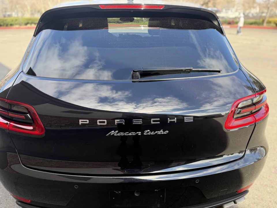 2017 Porsche Macan Turbo - Image 30 of 31