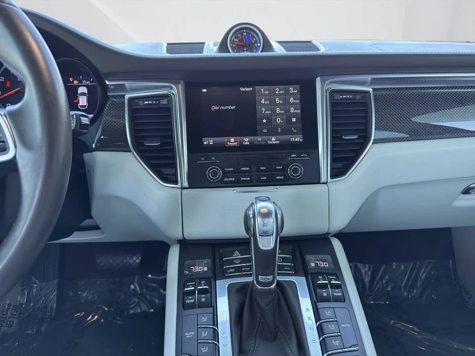 2017 Porsche Macan Turbo - Image 17 of 20