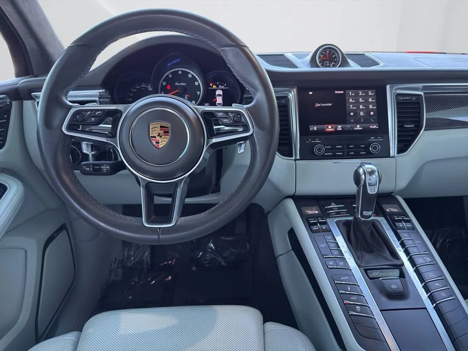 2017 Porsche Macan Turbo - Image 15 of 20