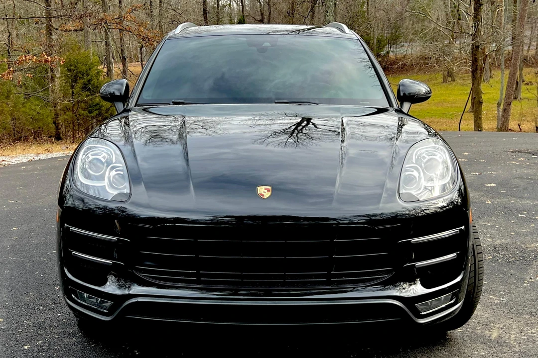 2017 Porsche Macan Turbo - Image 2 of 31