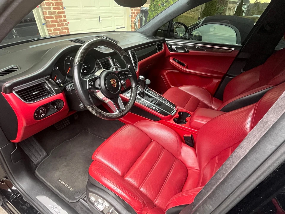 2017 Porsche Macan Turbo - Image 30 of 31