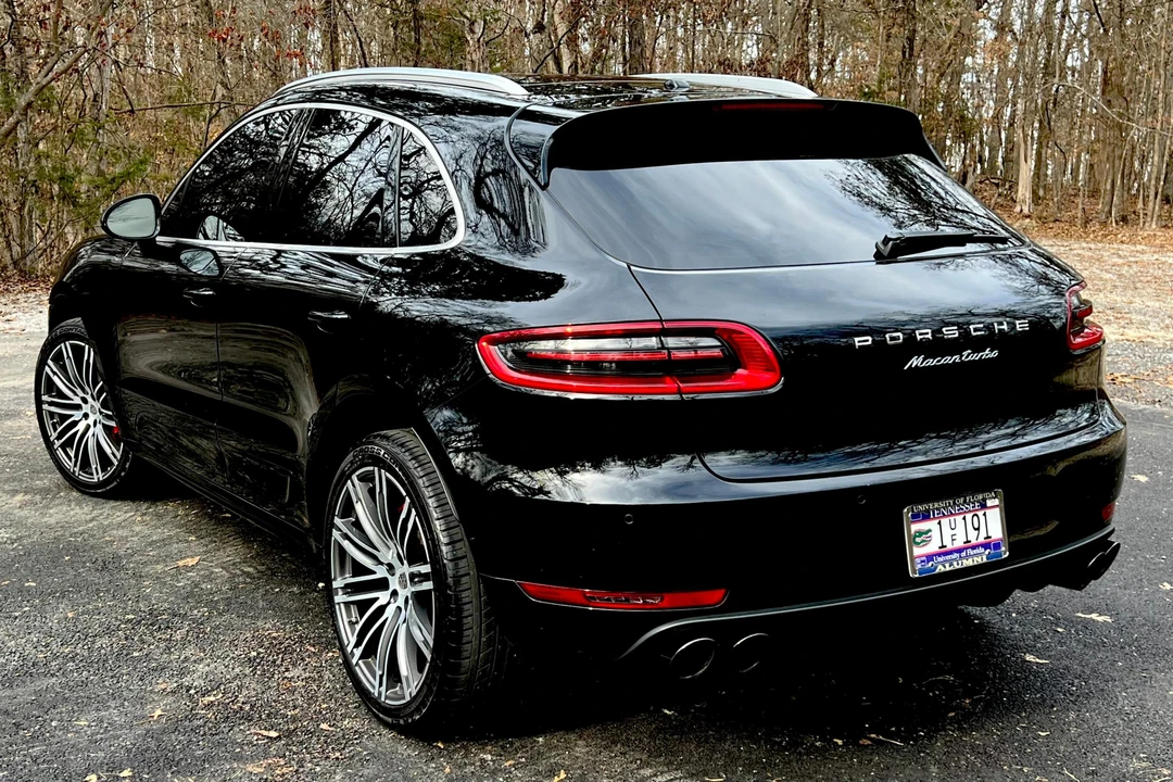 2017 Porsche Macan Turbo - Image 4 of 31