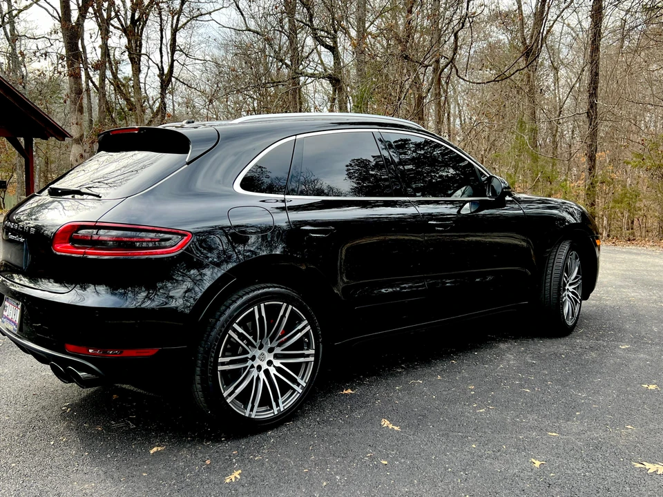 2017 Porsche Macan Turbo - Image 7 of 31