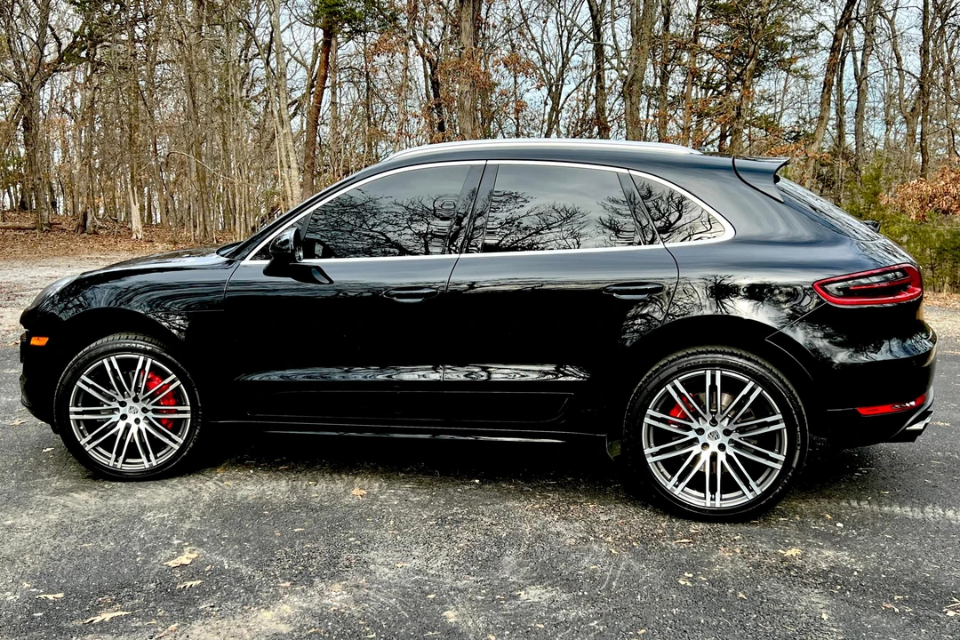 2017 Porsche Macan Turbo - Image 3 of 31