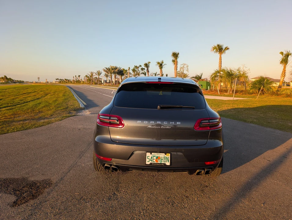 2017 Porsche Macan Turbo - Image 20 of 31
