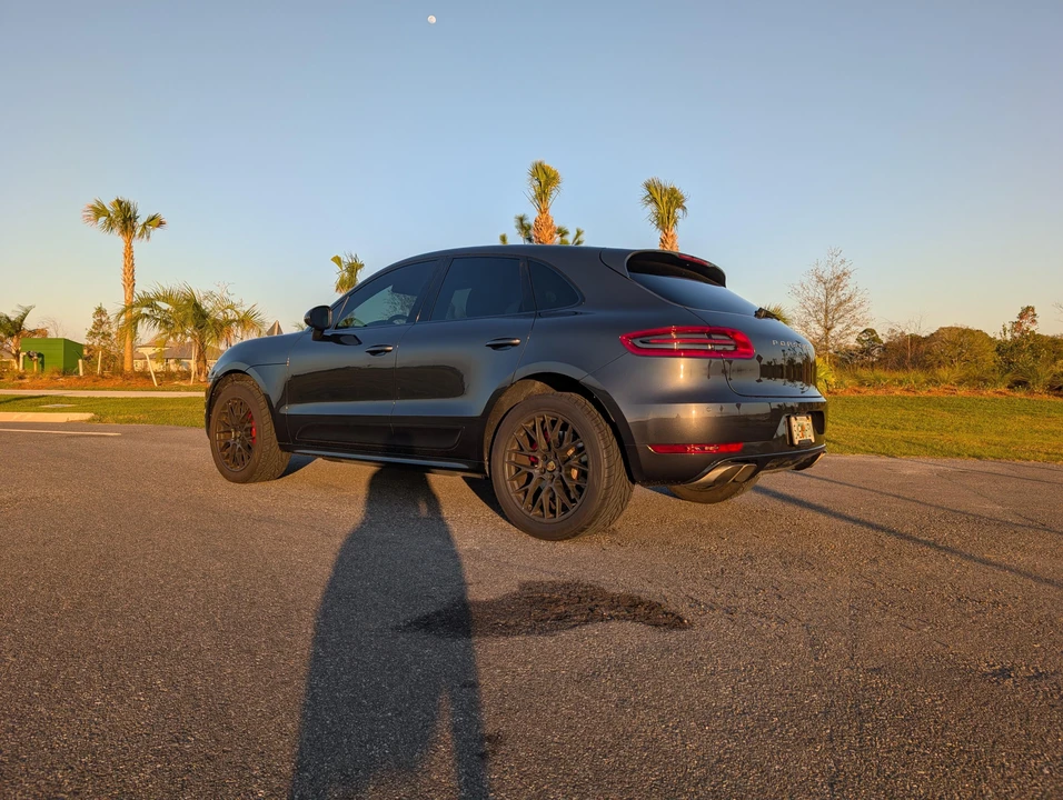2017 Porsche Macan Turbo - Image 14 of 31