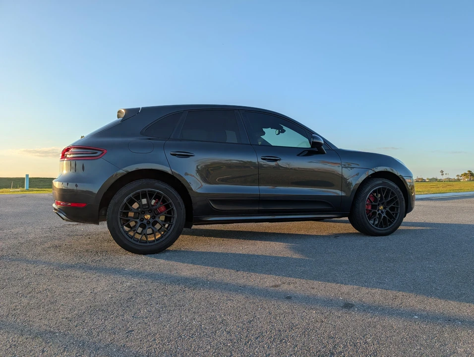2017 Porsche Macan Turbo - Image 24 of 31