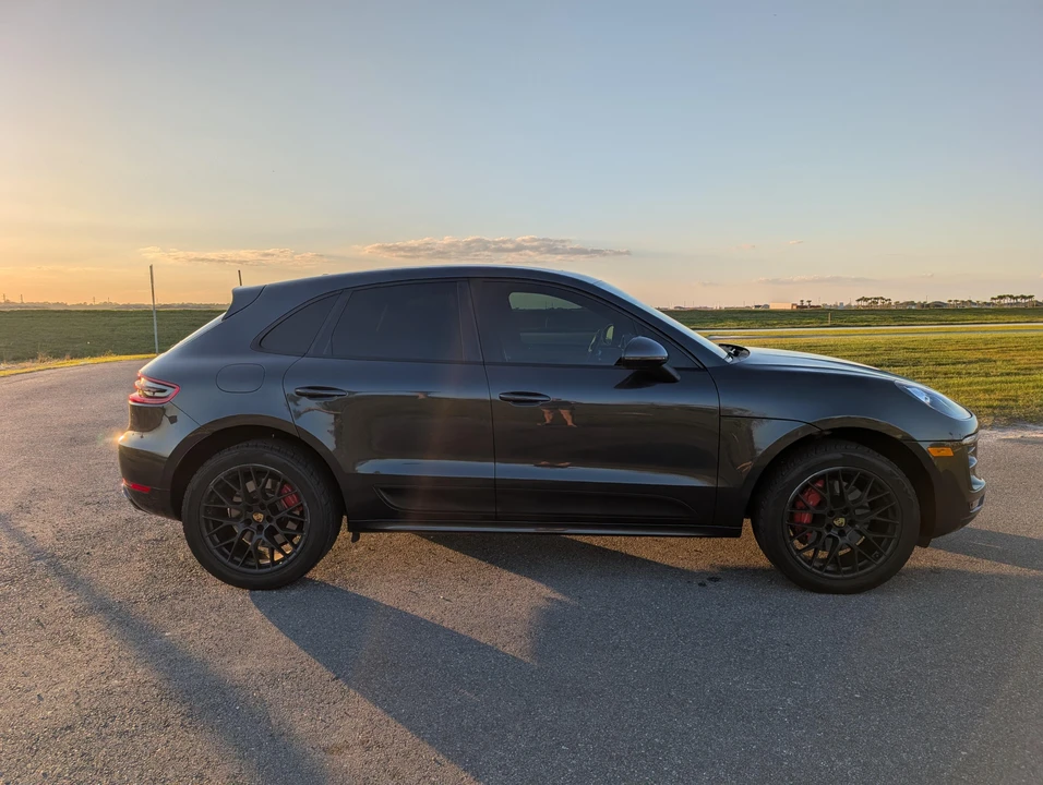 2017 Porsche Macan Turbo - Image 26 of 31