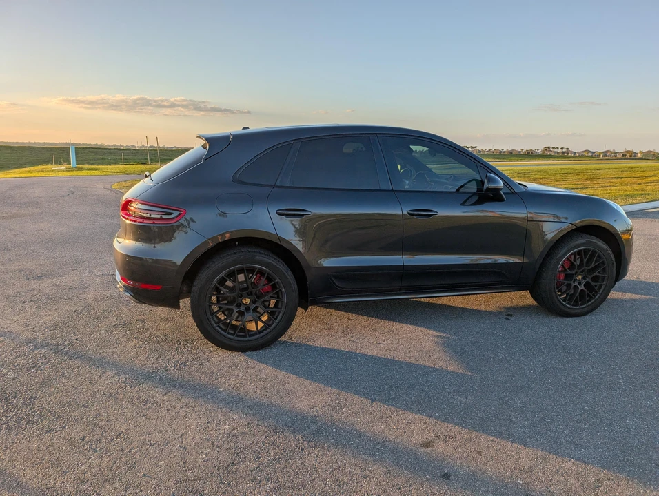 2017 Porsche Macan Turbo - Image 23 of 31