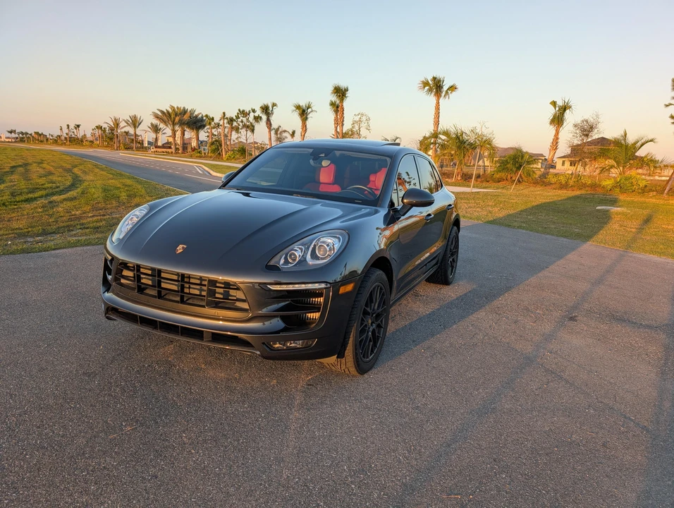 2017 Porsche Macan Turbo - Image 8 of 31