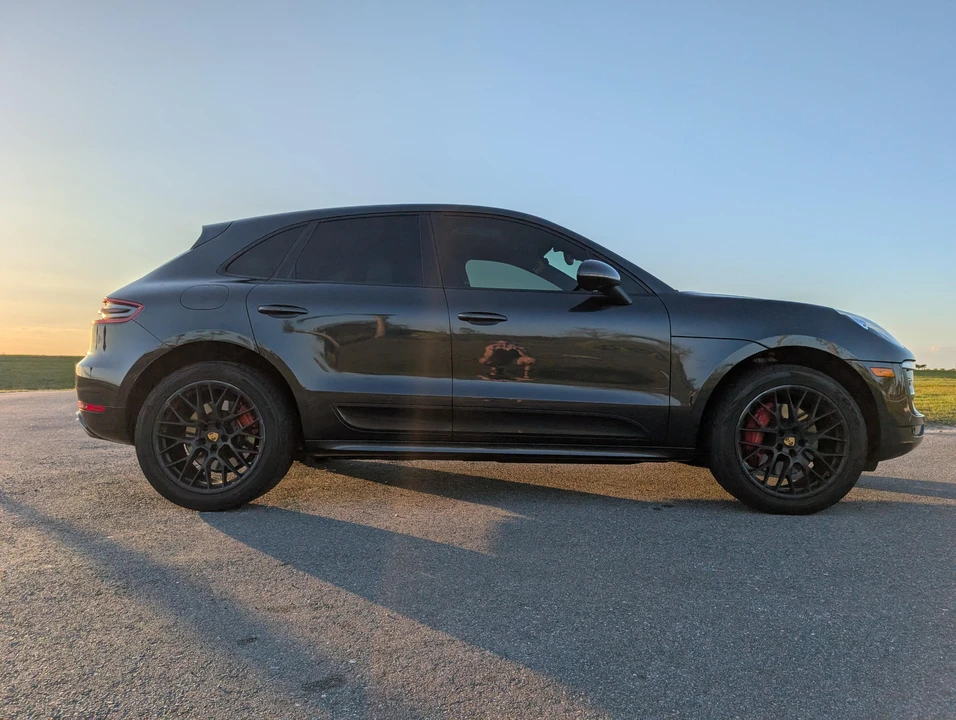 2017 Porsche Macan Turbo - Image 27 of 31