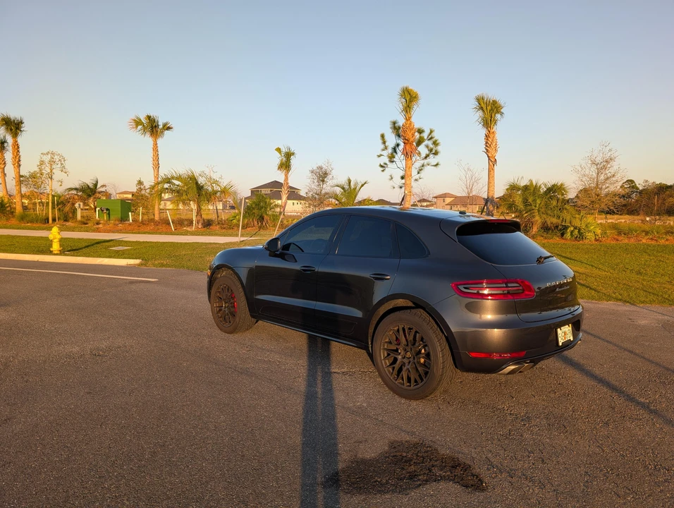 2017 Porsche Macan Turbo - Image 15 of 31