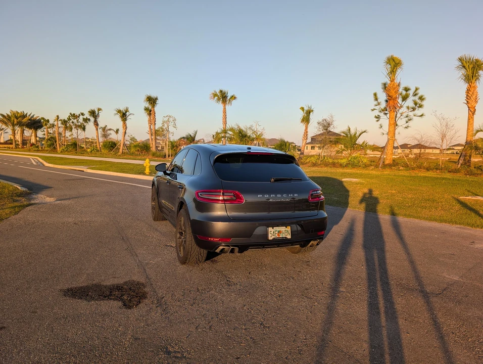 2017 Porsche Macan Turbo - Image 17 of 31
